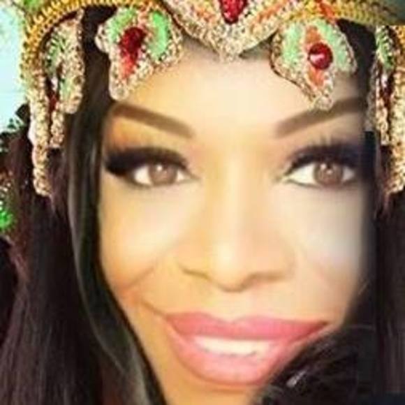 Meet your Posher, Lisa - Picture 1 of 1